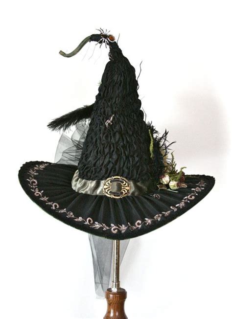 Sculpted witch hat